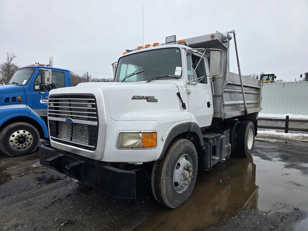 1995 Ford LA9000 Equipment Image0