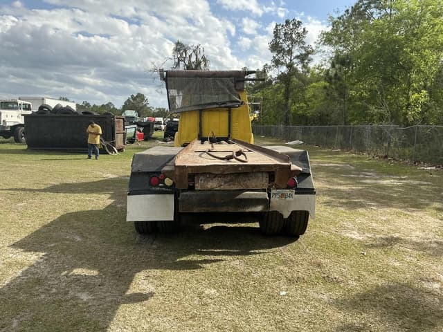 Image of Ford L8000 equipment image 3