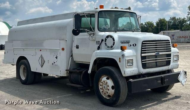 Image of Ford LN8000 equipment image 2