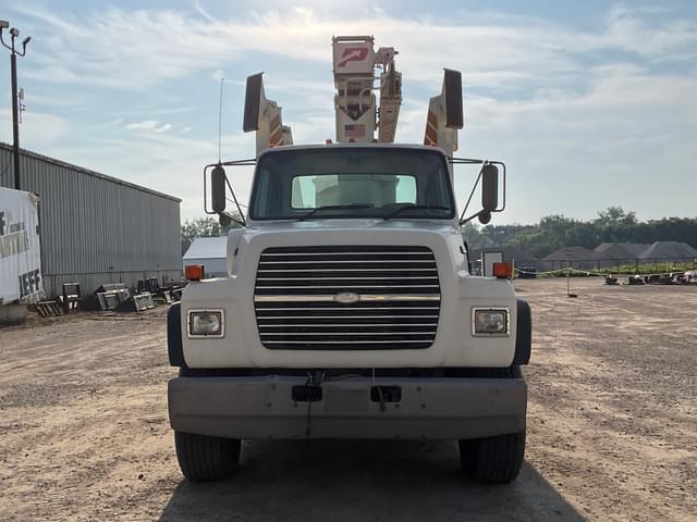 Image of Ford L8000 equipment image 1