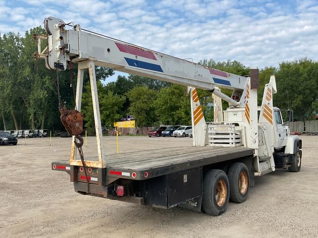 Image of Ford L8000 equipment image 4