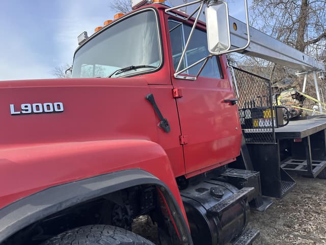 Image of Ford LT9000 equipment image 1