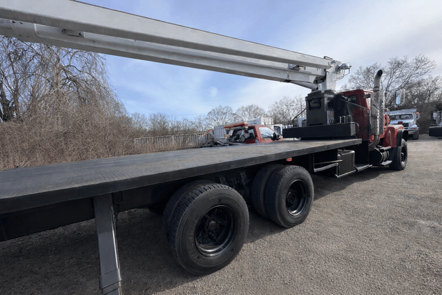 Image of Ford LT9000 equipment image 4