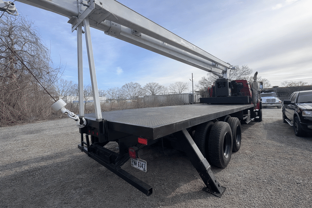 Image of Ford LT9000 equipment image 3