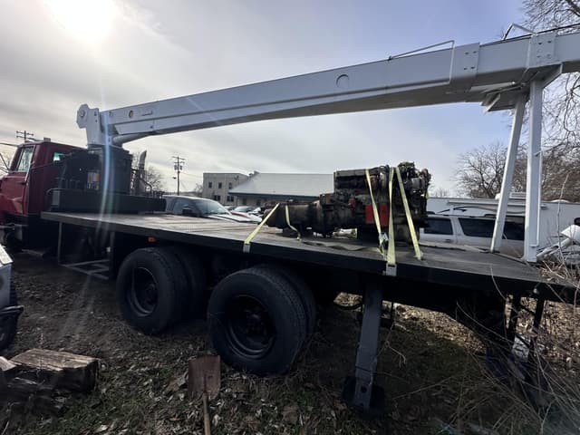 Image of Ford LT9000 equipment image 2