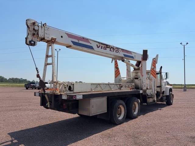 Image of Ford LT9000 equipment image 4