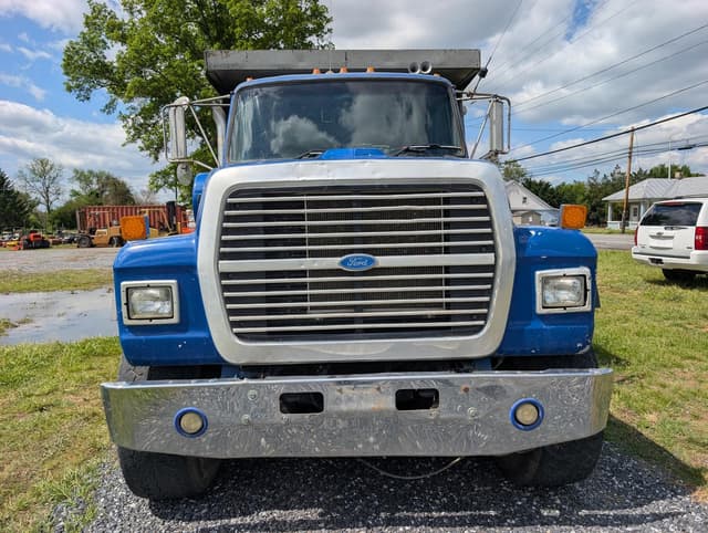 Image of Ford L9000 equipment image 2