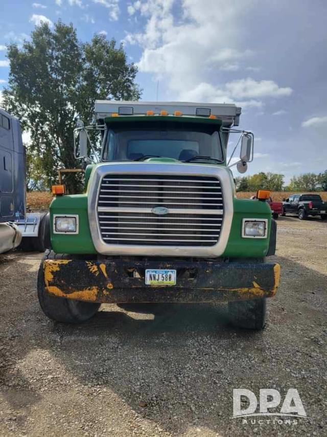 Image of Ford LT9000 equipment image 1