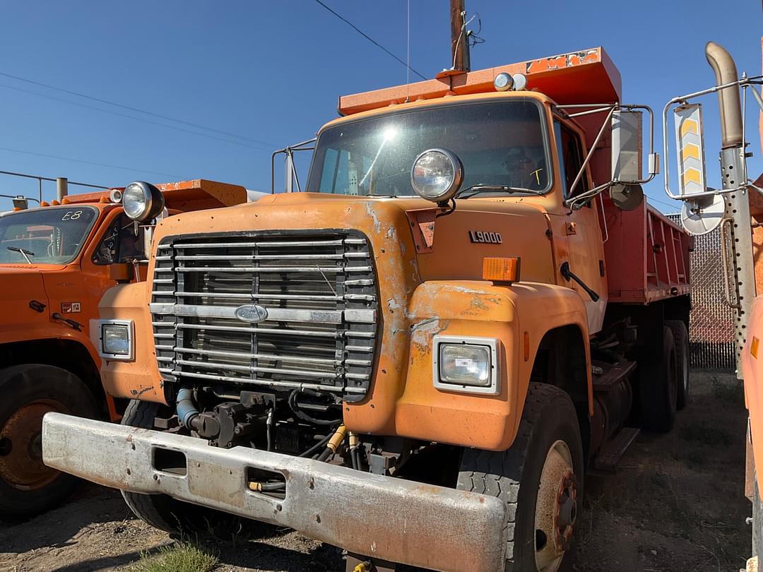 Image of Ford LT9000 Primary image