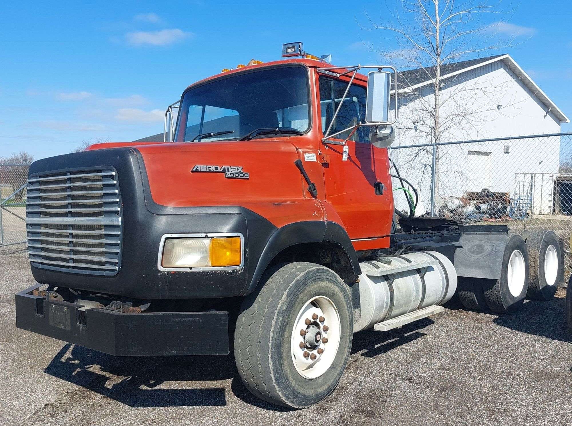 1995 Ford Aeromax L9000 Equipment Image0