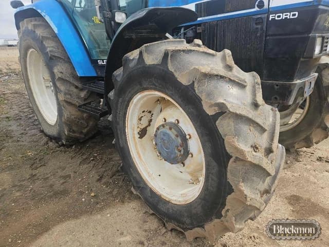 Image of New Holland 7740 equipment image 1