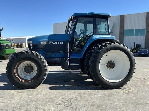 Image of New Holland 8770 equipment image 1