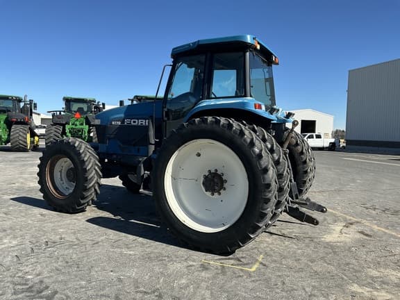 Image of New Holland 8770 equipment image 2