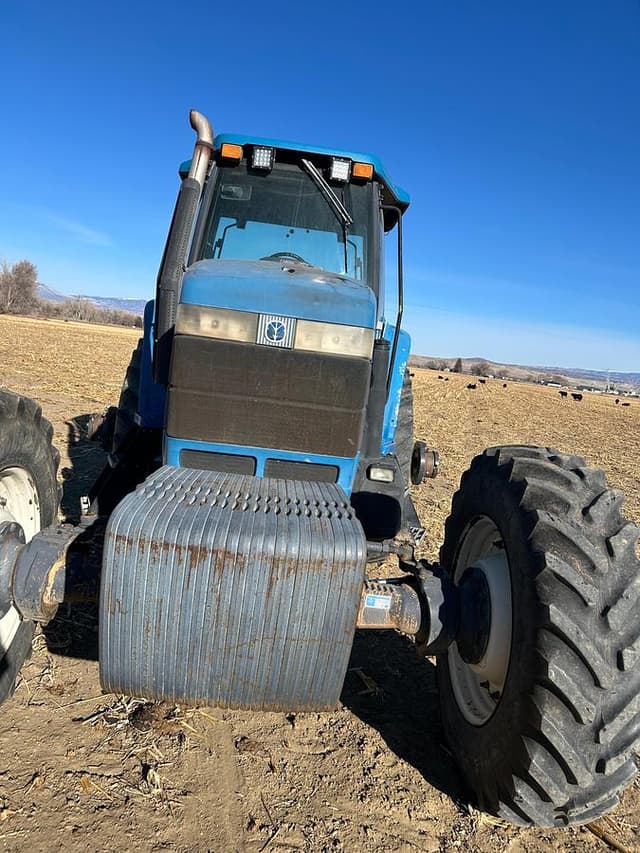 Image of New Holland 8770 equipment image 1