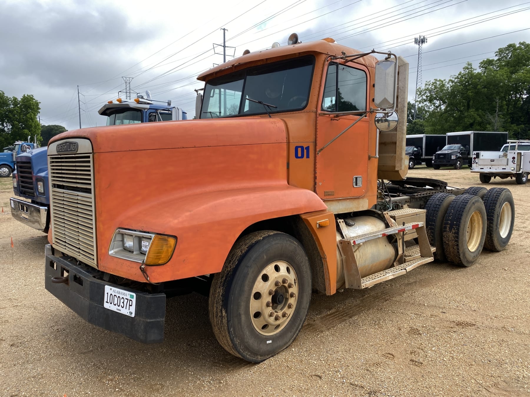 Main image Freightliner Day Cab Truck