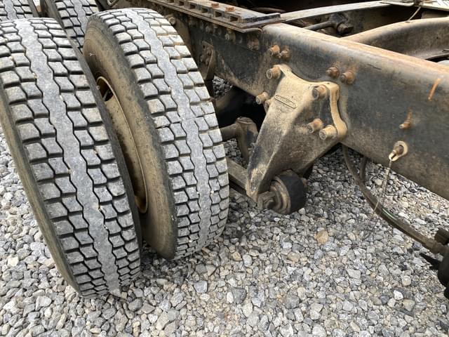 Image of Freightliner Day Cab Truck equipment image 4