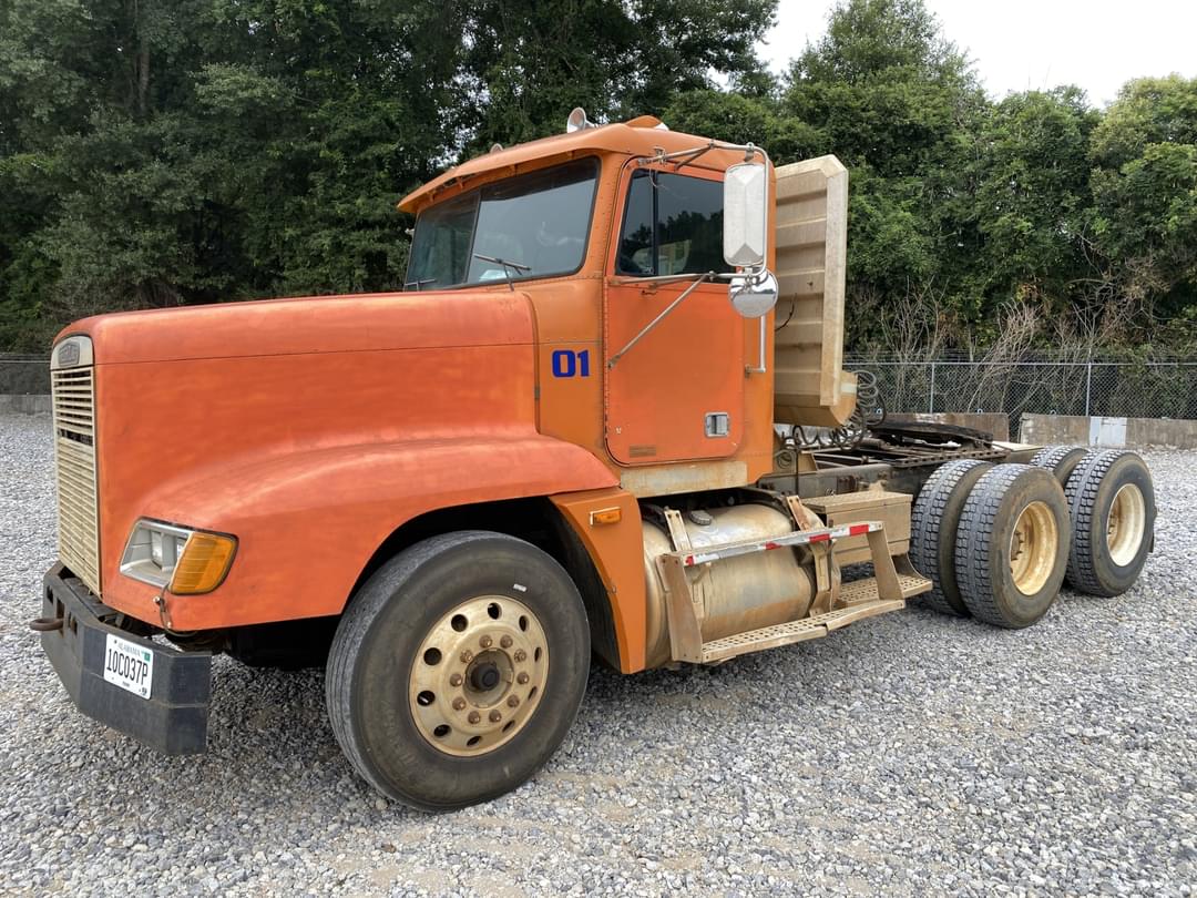 Image of Freightliner Day Cab Truck Primary image