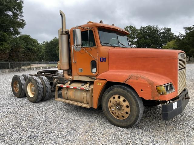 Image of Freightliner Day Cab Truck equipment image 3