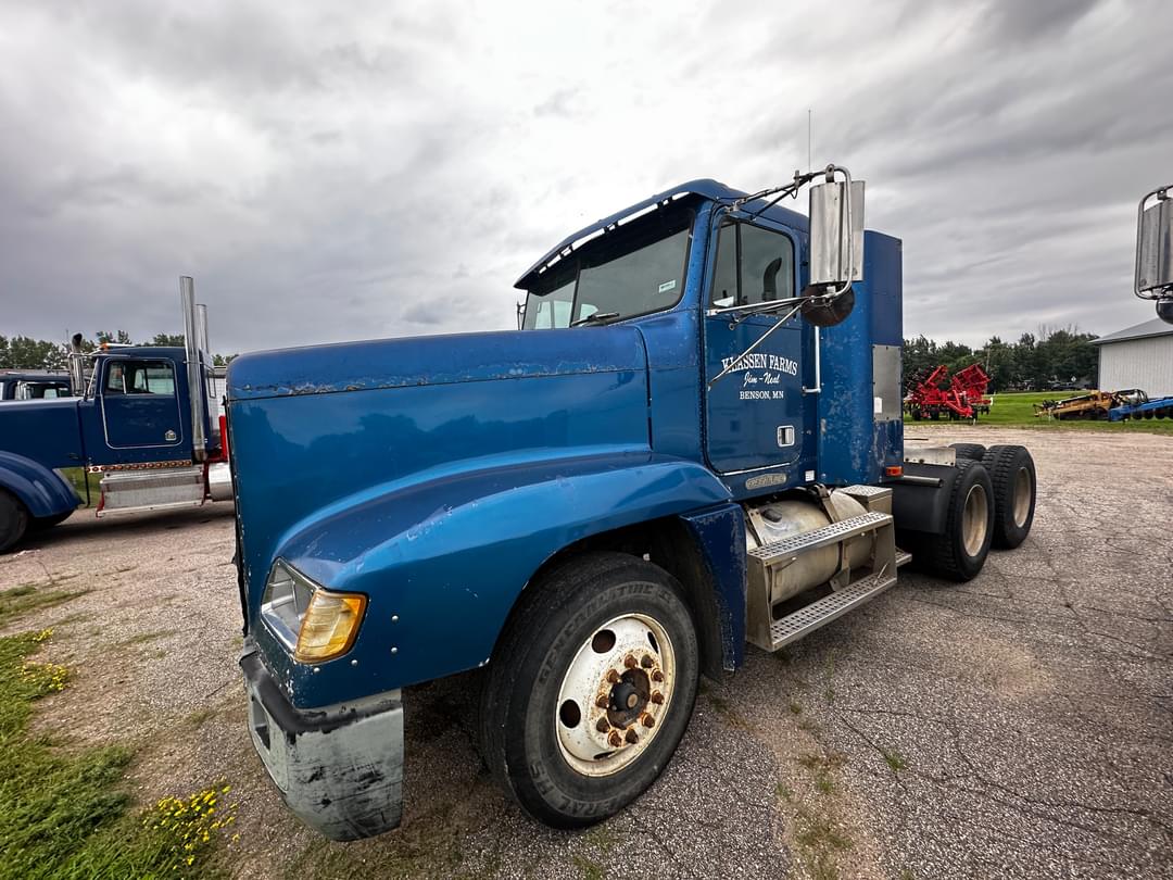 Image of Freightliner FLD120 Primary image