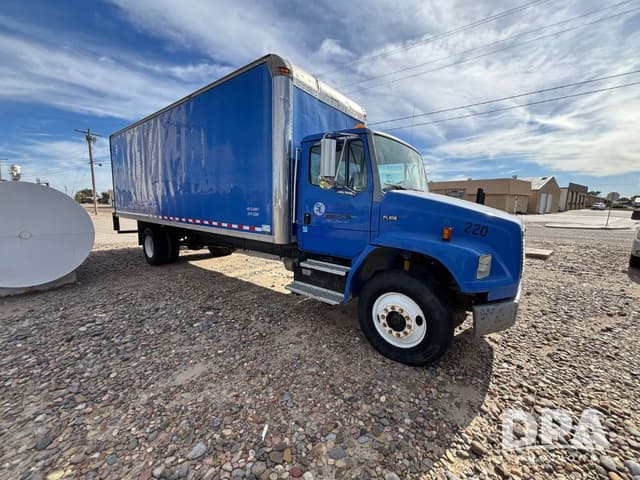 Image of Freightliner FL106 equipment image 4