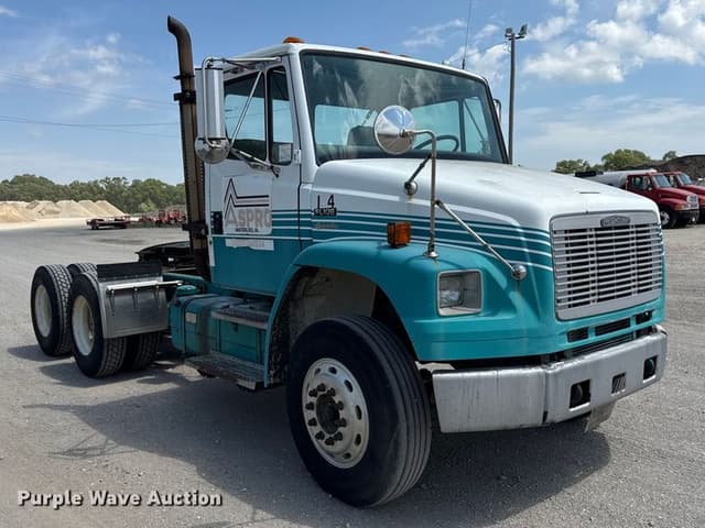 Image of Freightliner FL106 equipment image 2