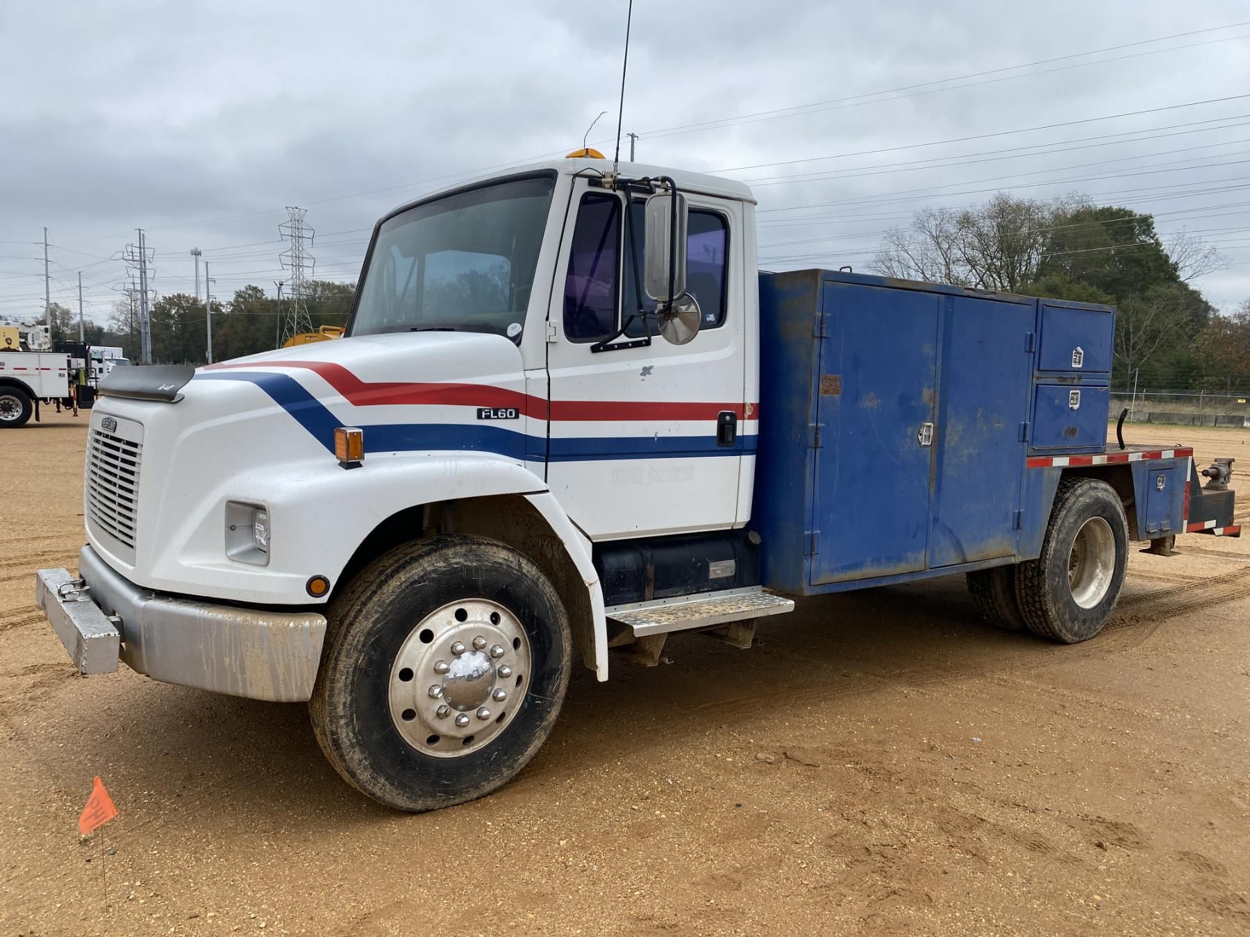 Main image Freightliner FL60