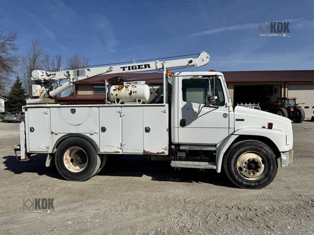 Image of Freightliner FL70 equipment image 1