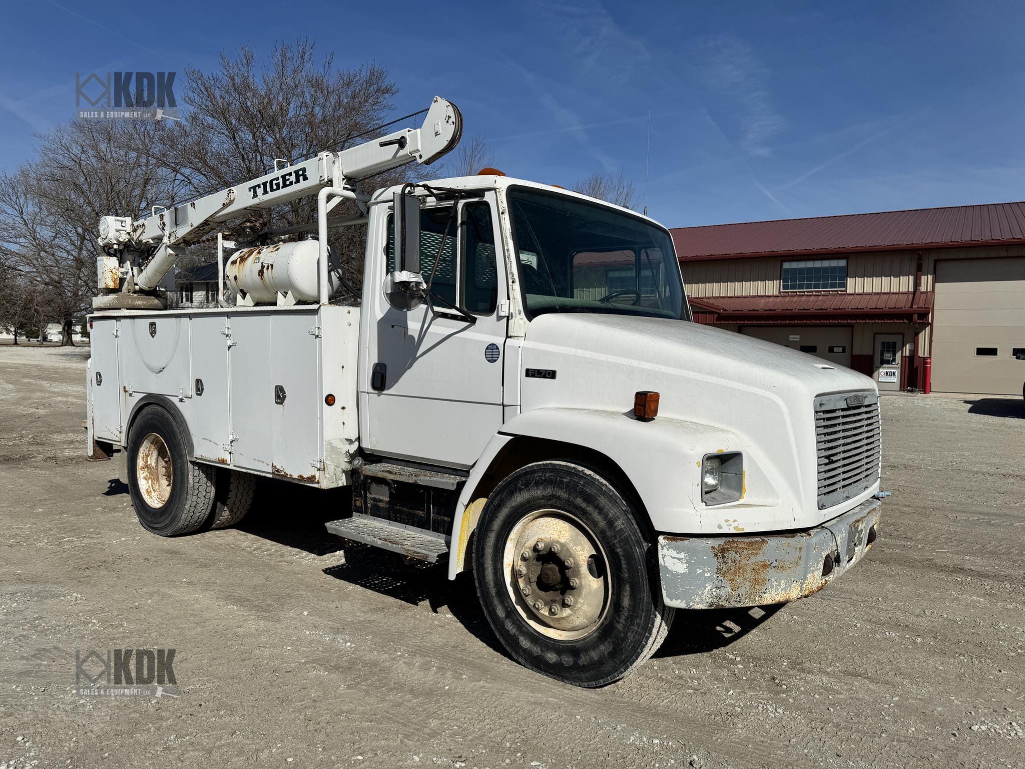 1995 Freightliner FL70 Equipment Image0