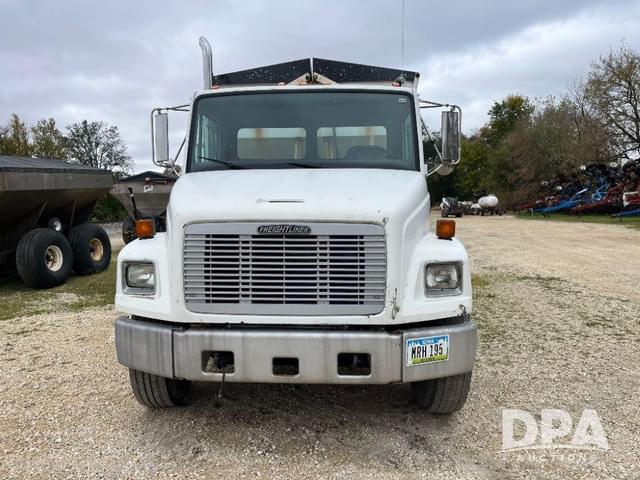 Image of Freightliner FL70 equipment image 2