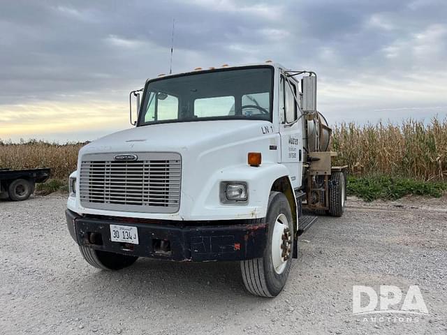 Image of Freightliner FL70 equipment image 1