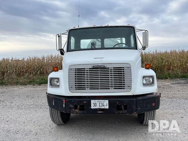 Image of Freightliner FL70 equipment image 2