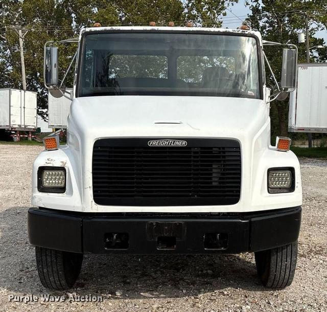 Image of Freightliner FL70 equipment image 1