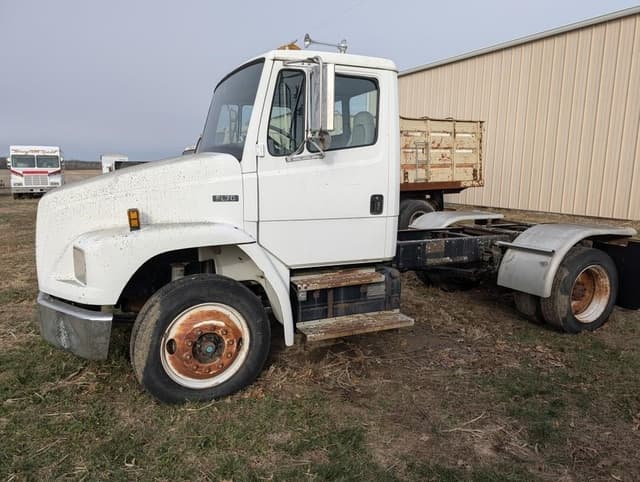 Image of Freightliner FL70 equipment image 1
