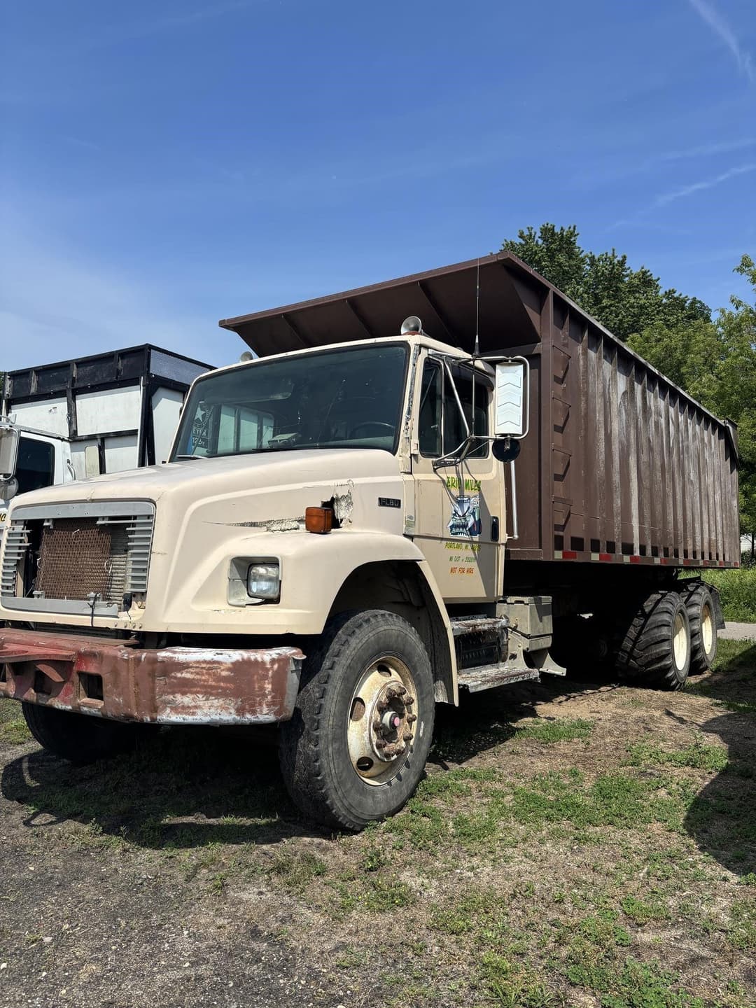 Image of Freightliner FL80 Primary image