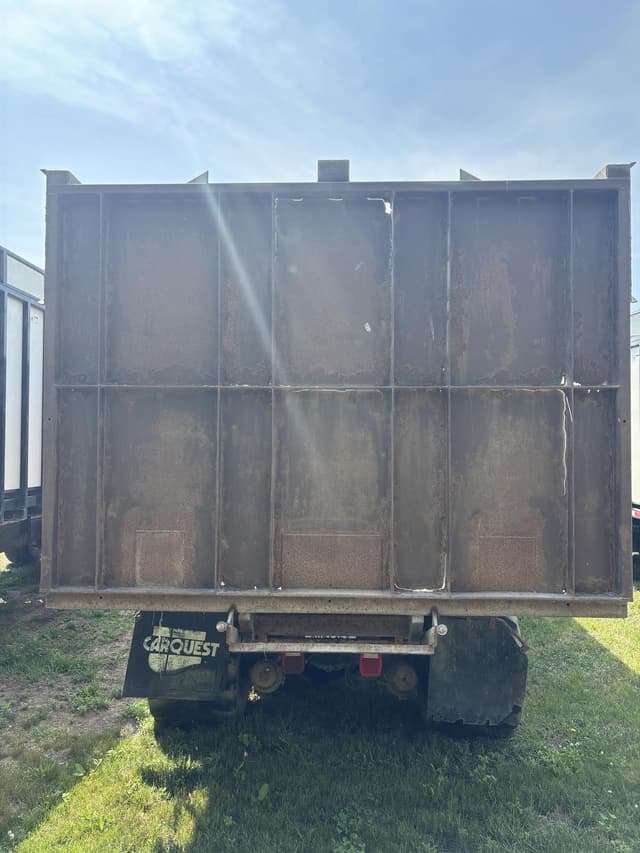 Image of Freightliner FL80 equipment image 4