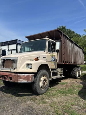 1995 Freightliner FL80 Image