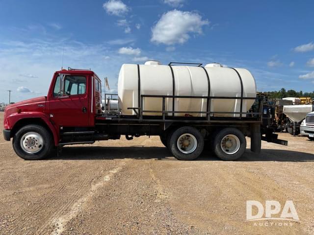 Image of Freightliner FL80 equipment image 4