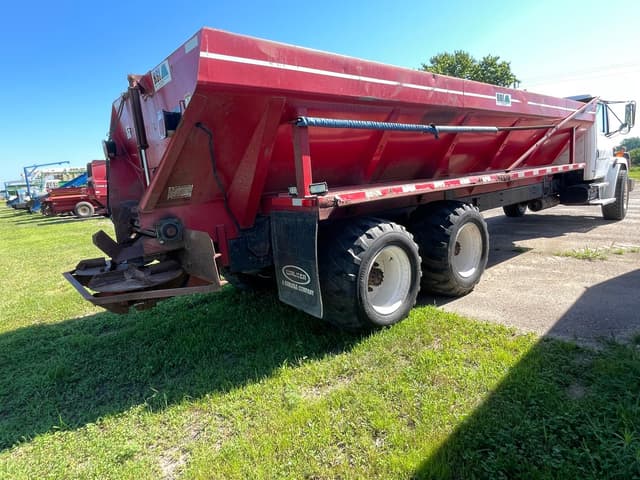 Image of Freightliner FL80 equipment image 4