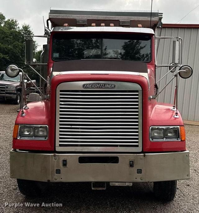 Image of Freightliner FLD112 equipment image 1
