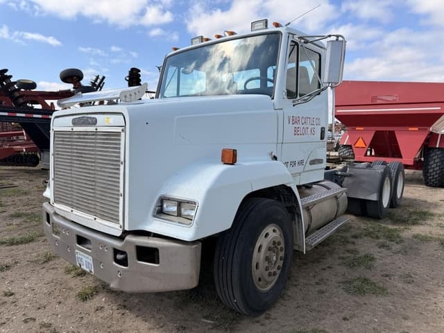 Image of Freightliner FLD112 equipment image 2