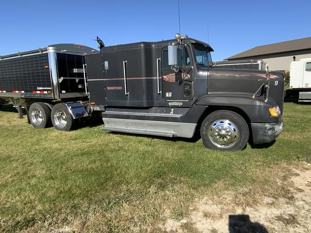 Image of Freightliner FLD120 equipment image 1