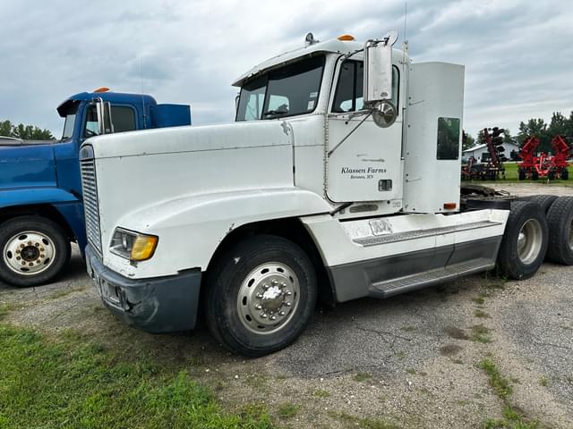 Image of Freightliner FLD120 equipment image 1