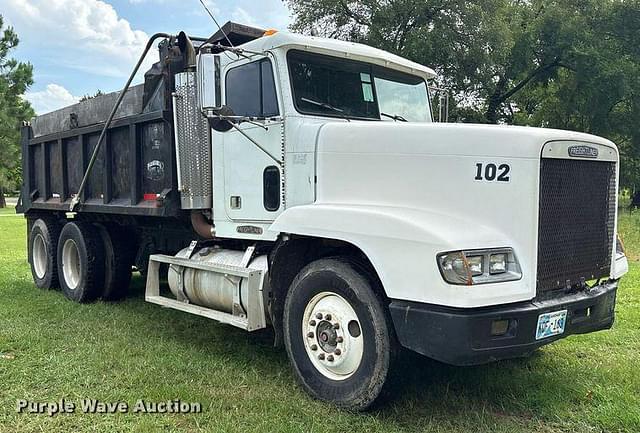 Image of Freightliner FLD120 equipment image 2