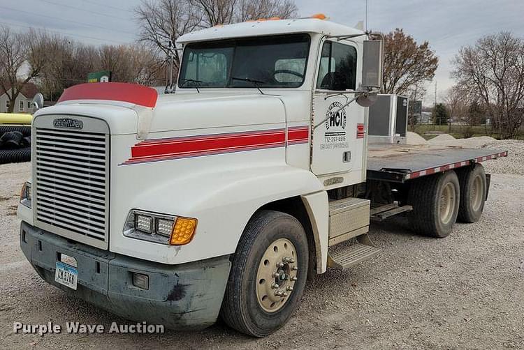 1995 Freightliner FLD120 Equipment Image0