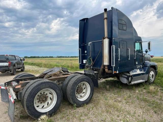 Image of Freightliner FLD120 equipment image 2