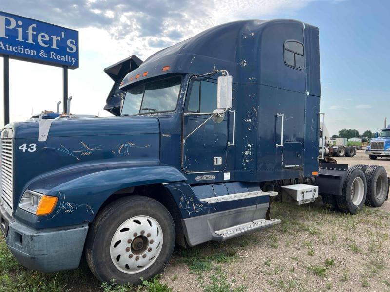 Image of Freightliner FLD120 Primary image