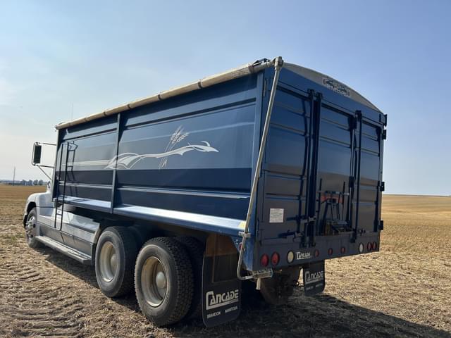 Image of Freightliner FLD112 equipment image 2