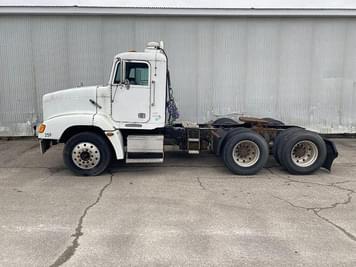 Main image Freightliner FLD112
