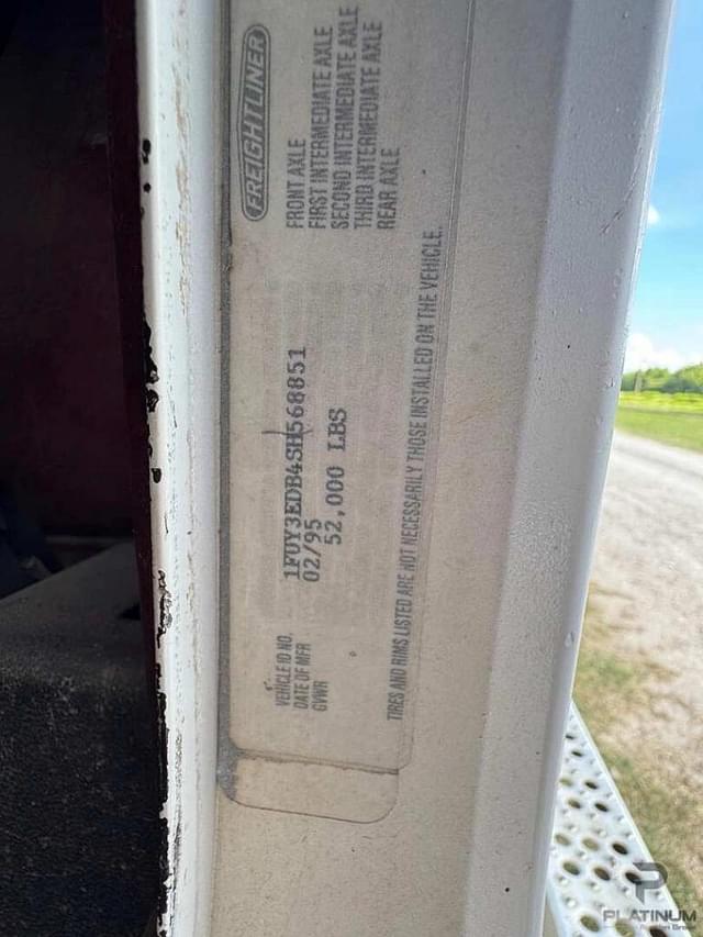 Image of Freightliner FLD112 equipment image 1