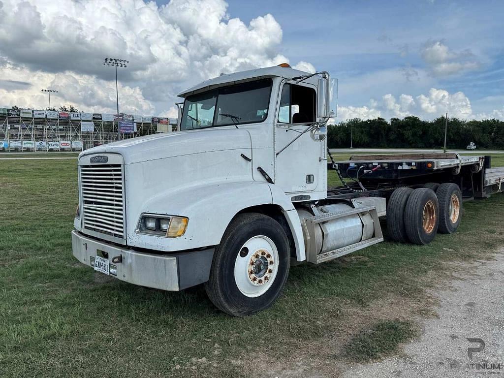 Image of Freightliner FLD112 Primary image